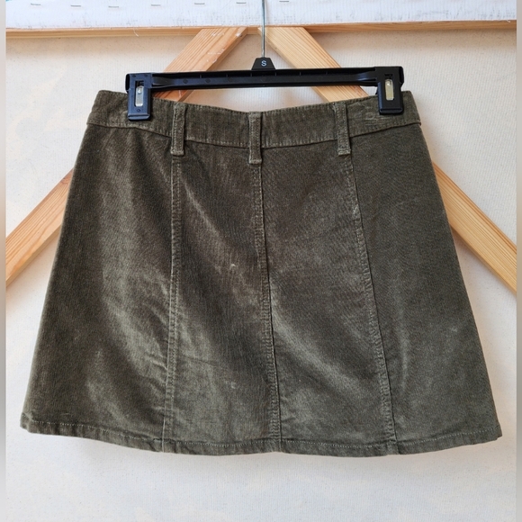 Stretch Mini Skirt Buttons Green Size 26w - Picture 2 of 2